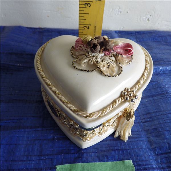 Vintage heart shaped trinket box - Made in Italy