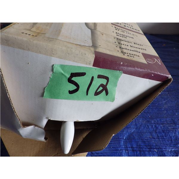 Die cast aluminum post mount light Light