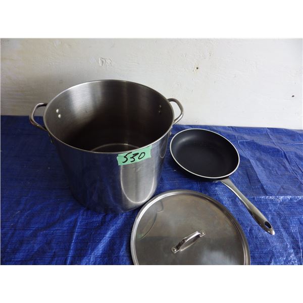 Stainless steel stock pot and frying pan