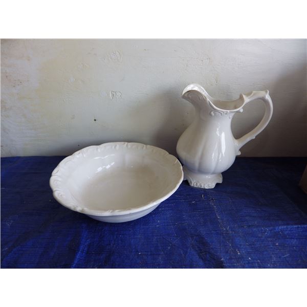 Vintage basin and water pitcher - small chip