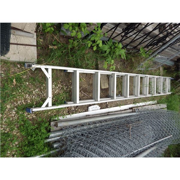 Aluminum Ext ladder 20 feet Approximately