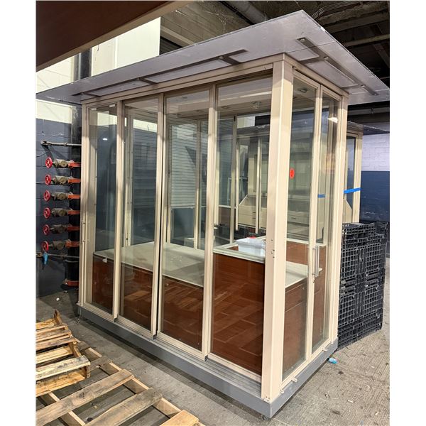Retail Kiosk w/ Glass Doors (Panel Missing)