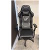 Image 1 : BLACK CLUTCH GAMING CHAIR NEW IN BOX