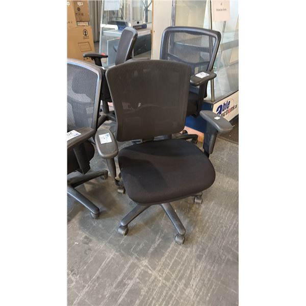 BLACK MESH-BACK TASK CHAIR STYLE 1