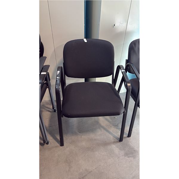 BLACK LOOP ARM CLIENT CHAIR