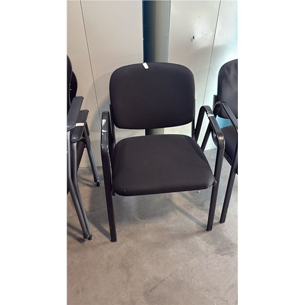 BLACK LOOP ARM CLIENT CHAIR