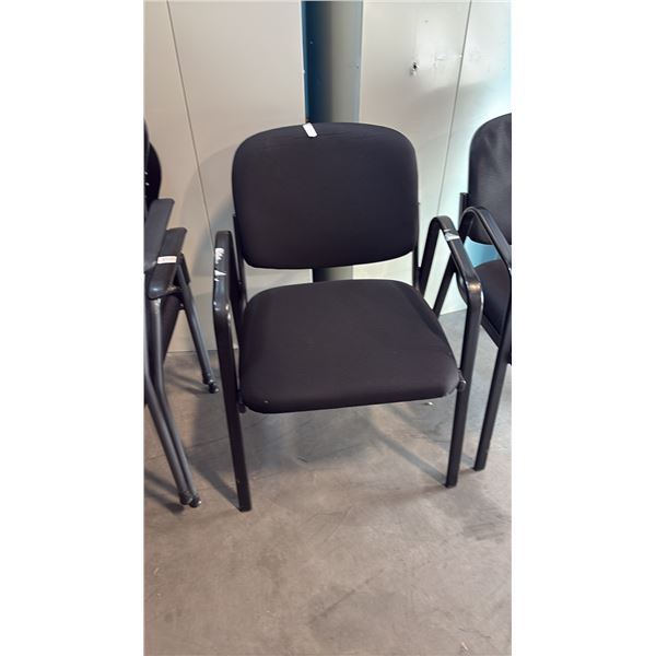 BLACK LOOP ARM CLIENT CHAIR