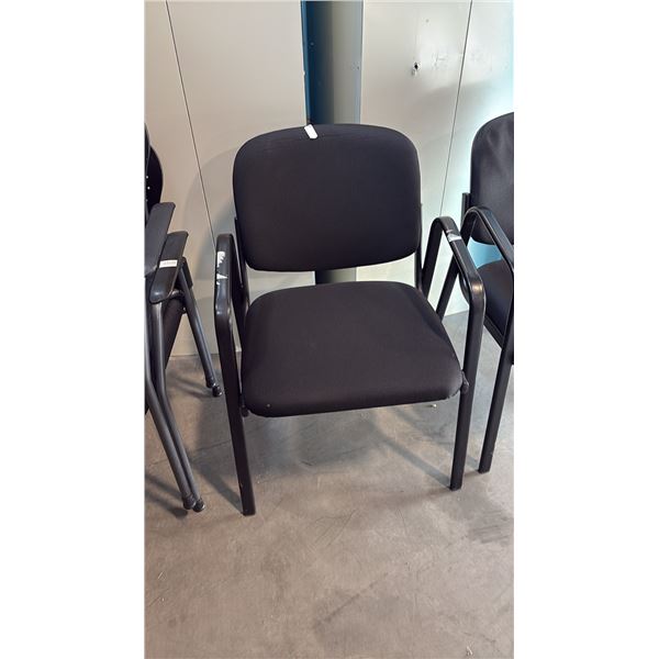 BLACK LOOP ARM CLIENT CHAIR