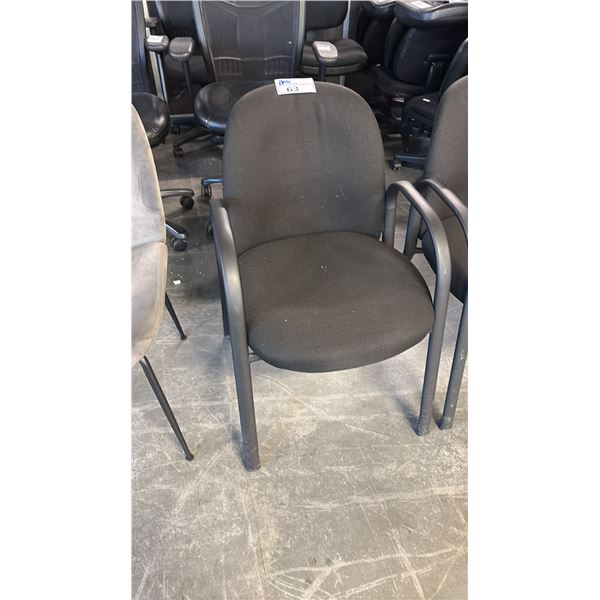 BLACK CONTOUR CLIENT CHAIR