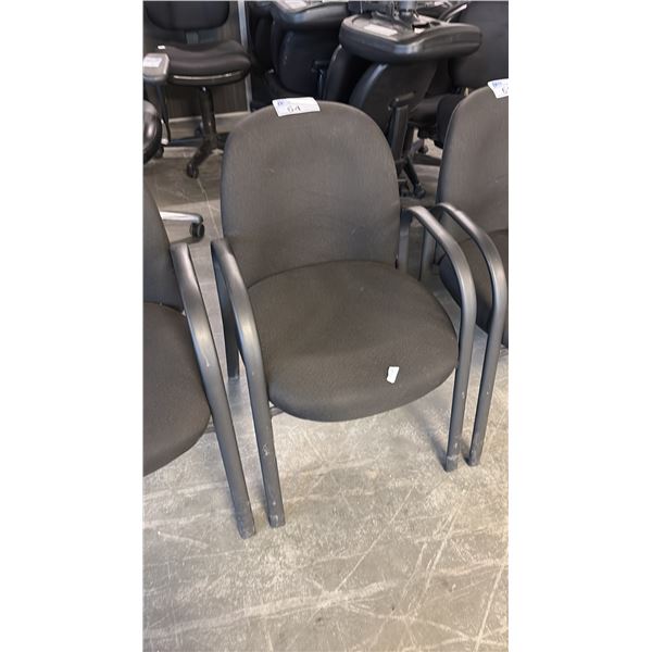 BLACK CONTOUR CLIENT CHAIR