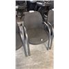 Image 1 : BLACK CONTOUR CLIENT CHAIR