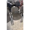 Image 1 : BLACK CONTOUR CLIENT CHAIR