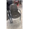 Image 1 : BLACK CONTOUR CLIENT CHAIR