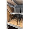 Image 1 : PAIR OF GREY CONTOUR SIDE CHAIRS