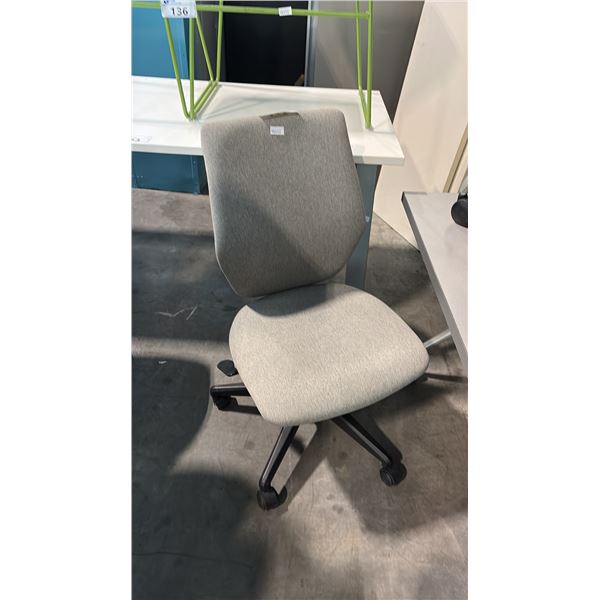 ERGONOMIC MEDIUM BACK LIGHT GREY FABRIC OFFICE TASK CHAIR