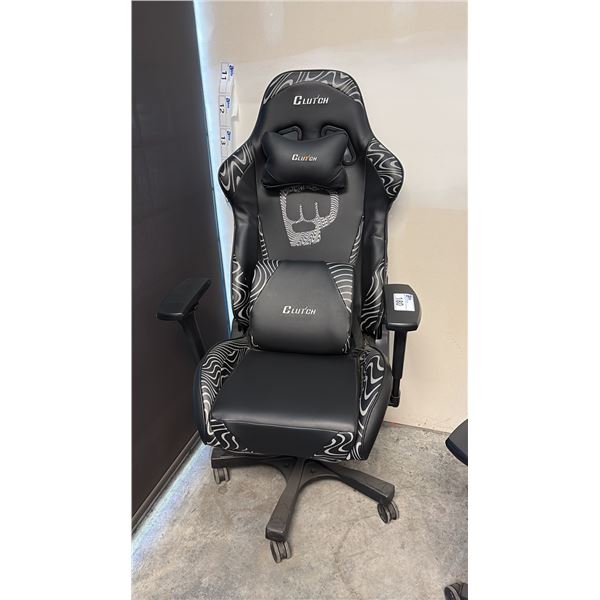 BLACK CLUTCH GAMING CHAIR NEW IN BOX