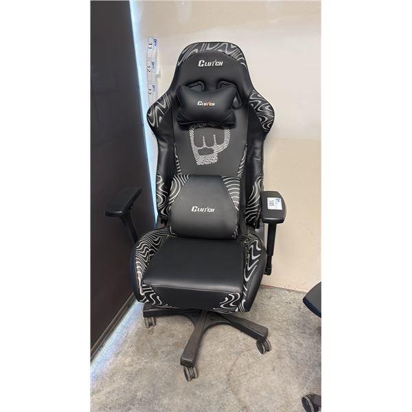 BLACK CLUTCH GAMING CHAIR NEW IN BOX