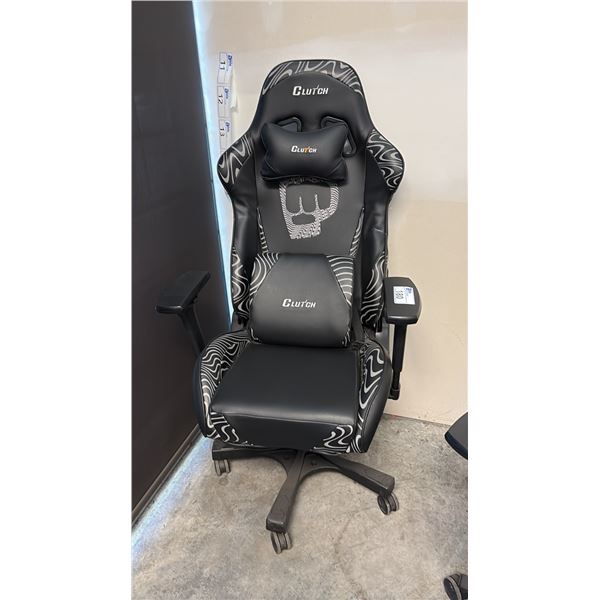 BLACK CLUTCH GAMING CHAIR NEW IN BOX