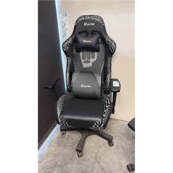 BLACK CLUTCH GAMING CHAIR NEW IN BOX