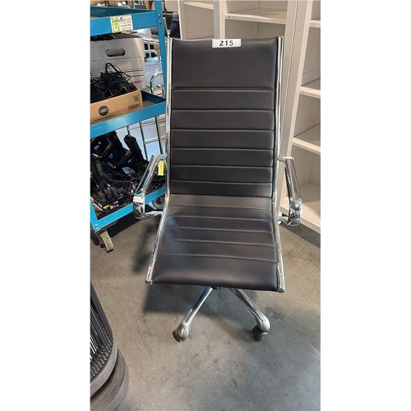 BLACK/CHROME HI-BACK EXECUTIVE OFFICE CHAIR