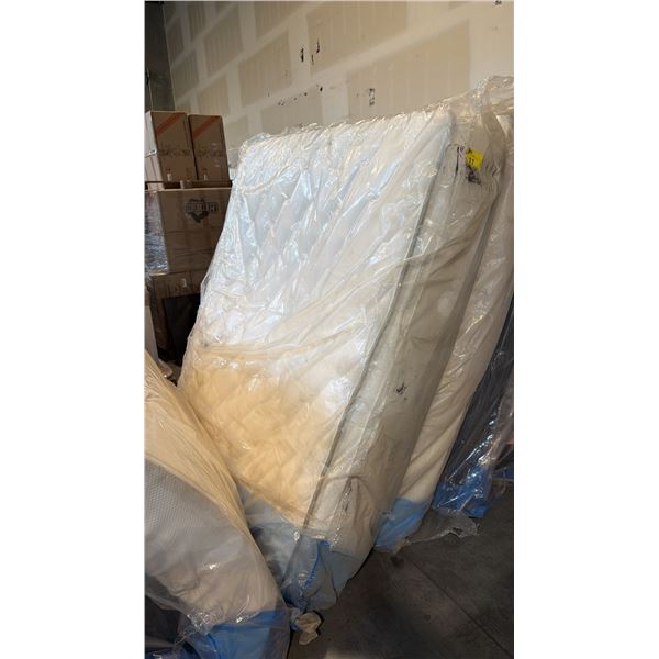 UNKNOWN BRAND KING SIZE MATTRESS WITH BOX SPRING