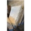 Image 1 : UNKNOWN BRAND KING SIZE MATTRESS WITH BOX SPRING