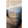Image 2 : SIMONS BEDDING KING SIZE MATTRESS WITH BOX SPRING