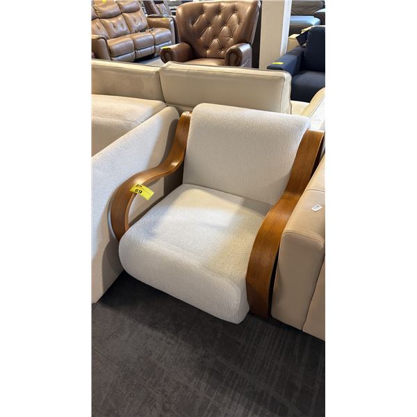 MID-CENTURY MODERN STYLE ACCENT ARMCHAIR IN CREAM-WHITE BOUCLE FABRIC