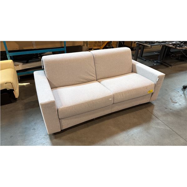 STEARNS & FOSTER LIGHT GREY CLASSIC SOFA BED UPHOLSTERED IN FABRIC, INCLUDES MEMORY FOAM MATTRESS