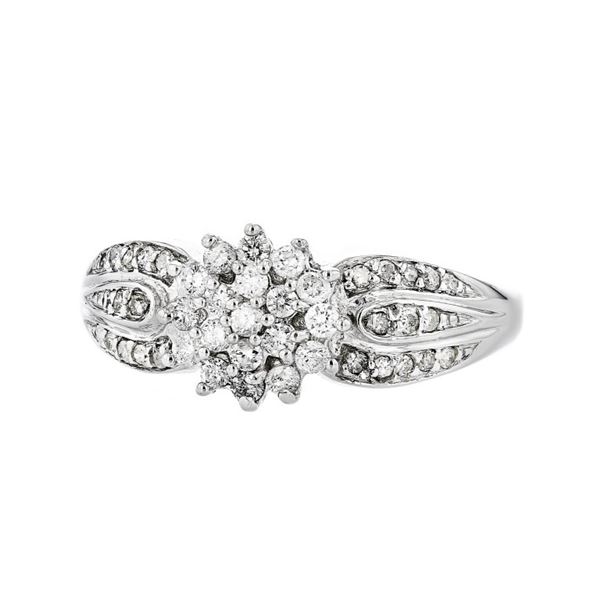 14K White Gold 0.70ctw Diamond Ring