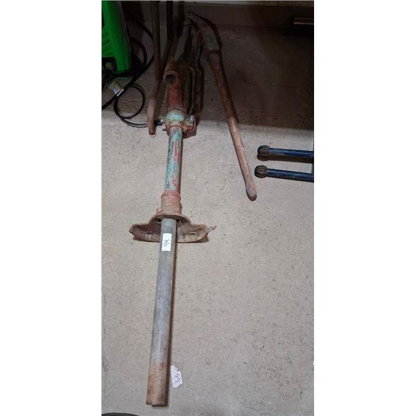 CAST IRON HAND PUMP