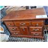 Image 1 : JEWELRY BOX