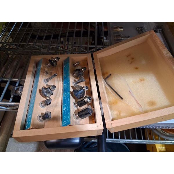 ROUTER BIT SET