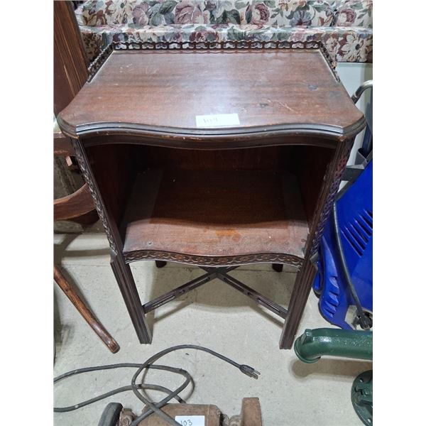 18X12IN END STAND