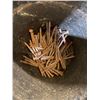 Image 1 : 1/4PAIL OF 7IN SPIKES