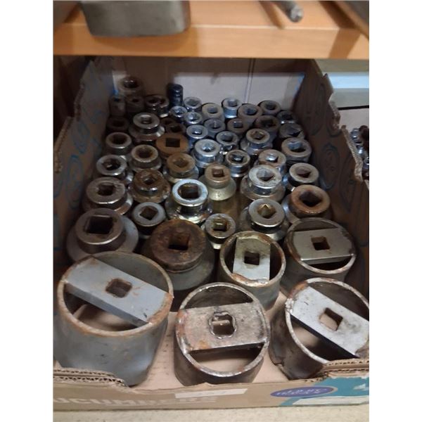 FULL BOX OF HEAVY 3/4IN SOCKETS