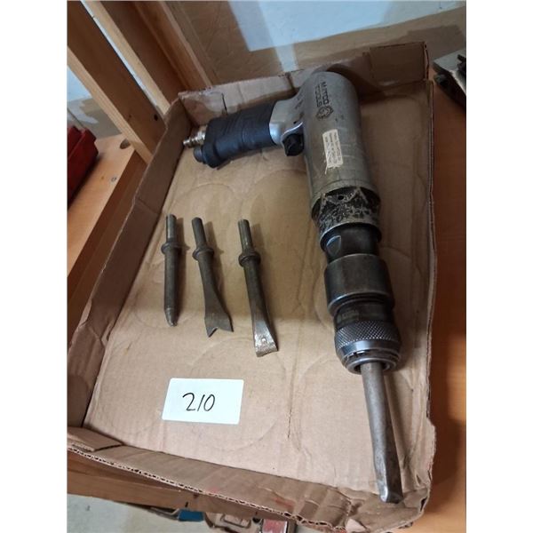 MATCO TOOLS AIR HAMMER WITH 4 BITS