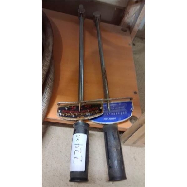 2 MANUAL TORQUE MEASURERS