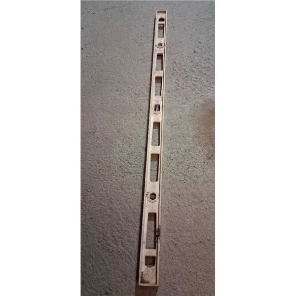 48IN PLASTIC LEVEL