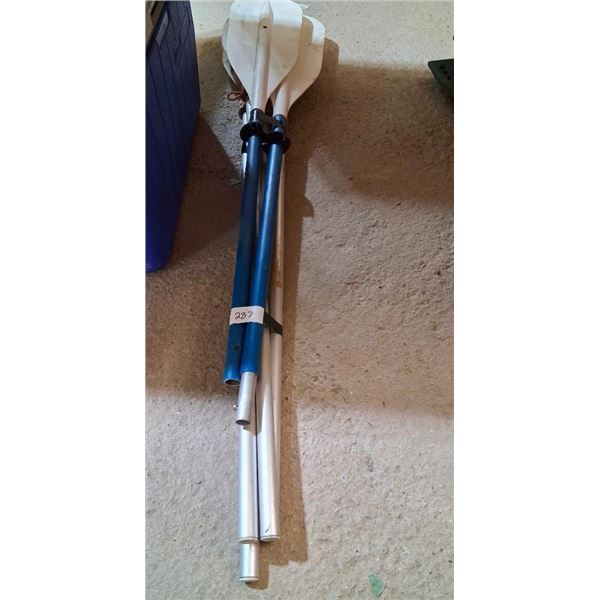 3 KAYAK PADDLES