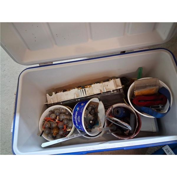 COLEMAN COOLER WITH ETCETERA