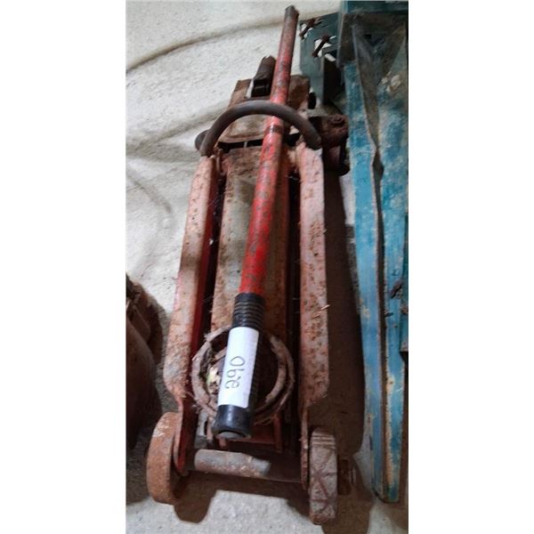 FLOOR JACK