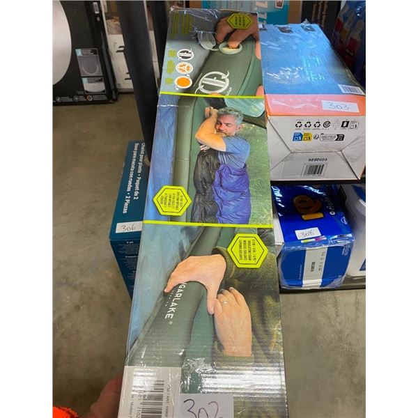 SELF-INFLATING SLEEPING PAD FOR CAMPING