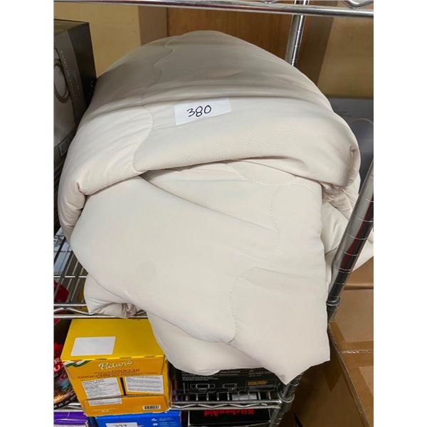 QUEEN SIZE COOLING DUVET - OUT OF BOX