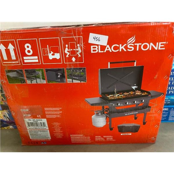 36IN BLACKSTONE GRIDDLE WITH HOOD AND ACCESSORIES