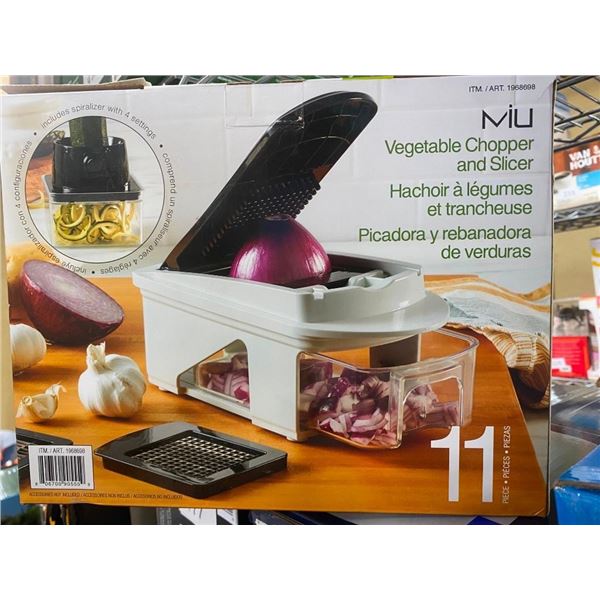 VEGETABLE CHOPPER AND SLICER