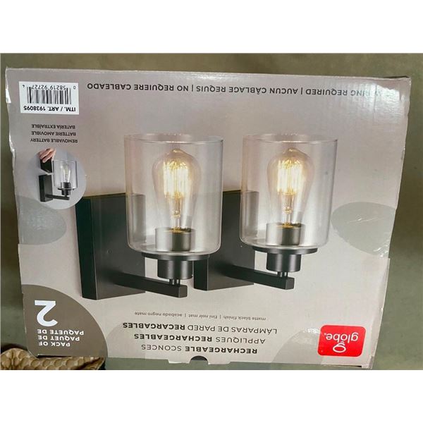 2 PACK OF LIGHT FIXTURES