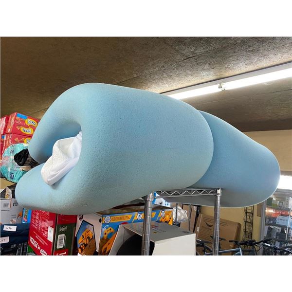 GUESSING QUEEN SIZE 3IN MEMORY FOAM TOPPER
