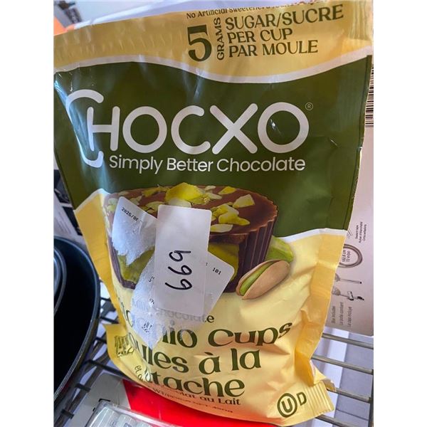 APPROX. 20 PISTACHIO MILK CHOCOLATE SNACKS