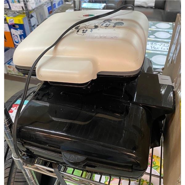 WAFFLE MAKER AND GRILL